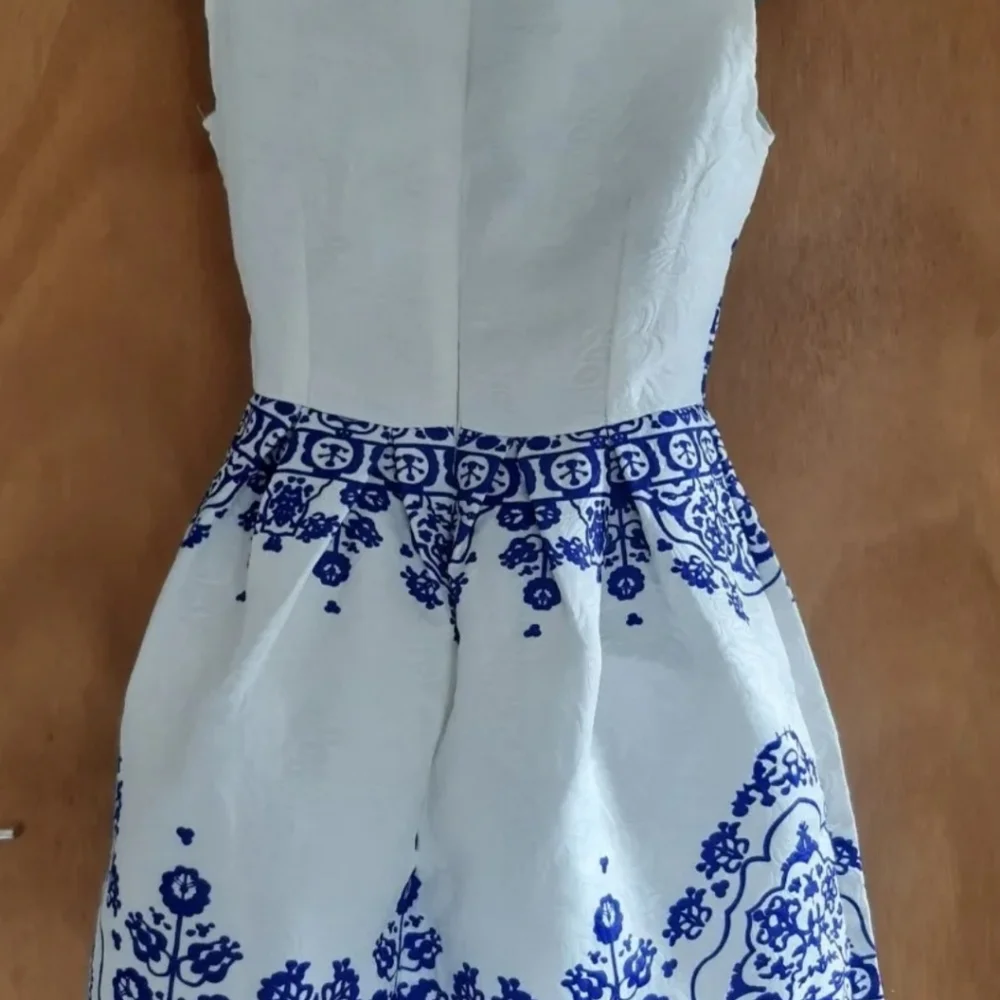 Gorgeous Patterned dress - Picture 6 of 7